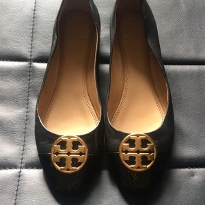 TORY BURCH - CHELSEA CAP-TOE BALLET FLAT